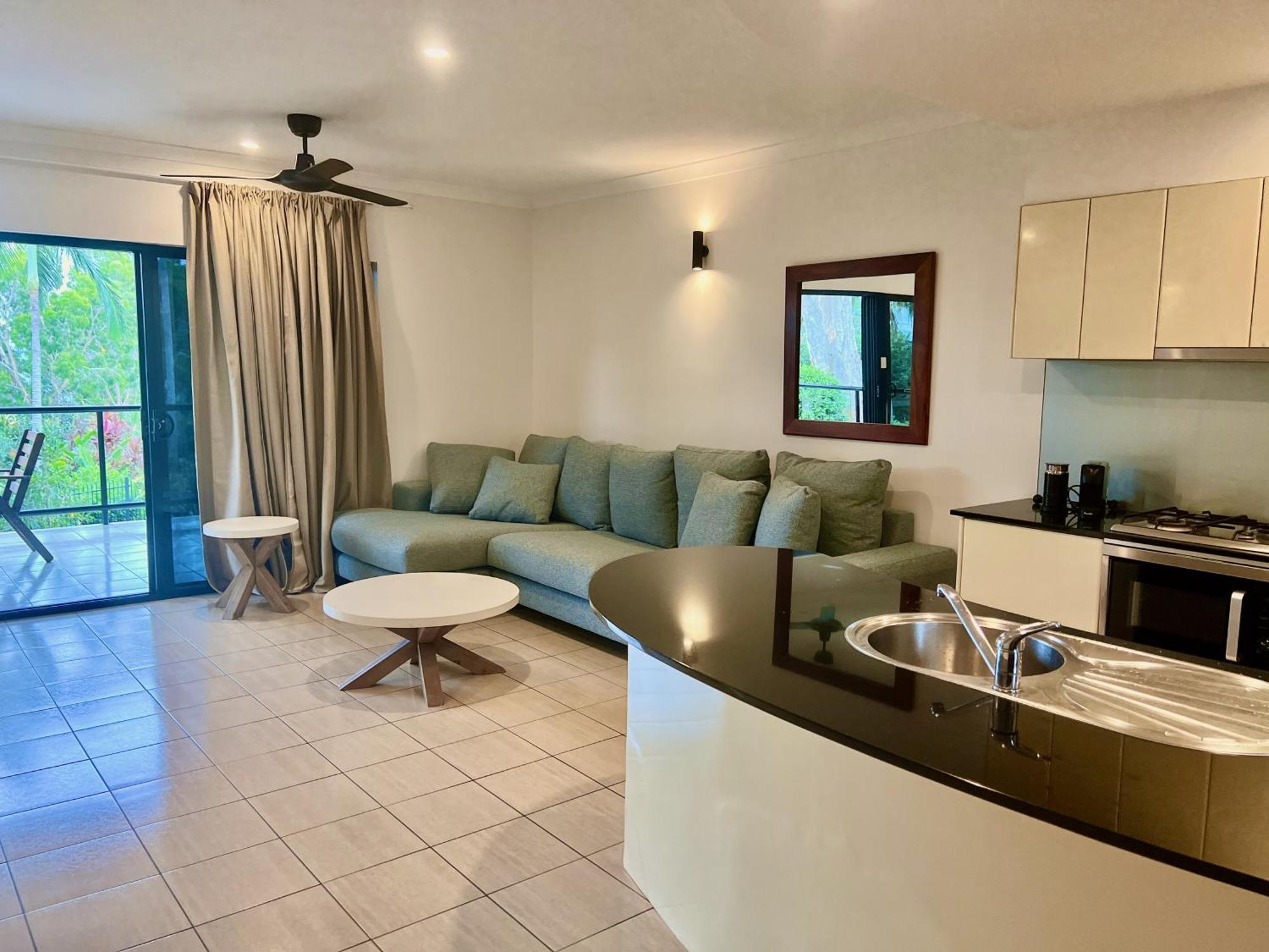 Anchorage Aparthotel Hamilton Island Exteriör bild