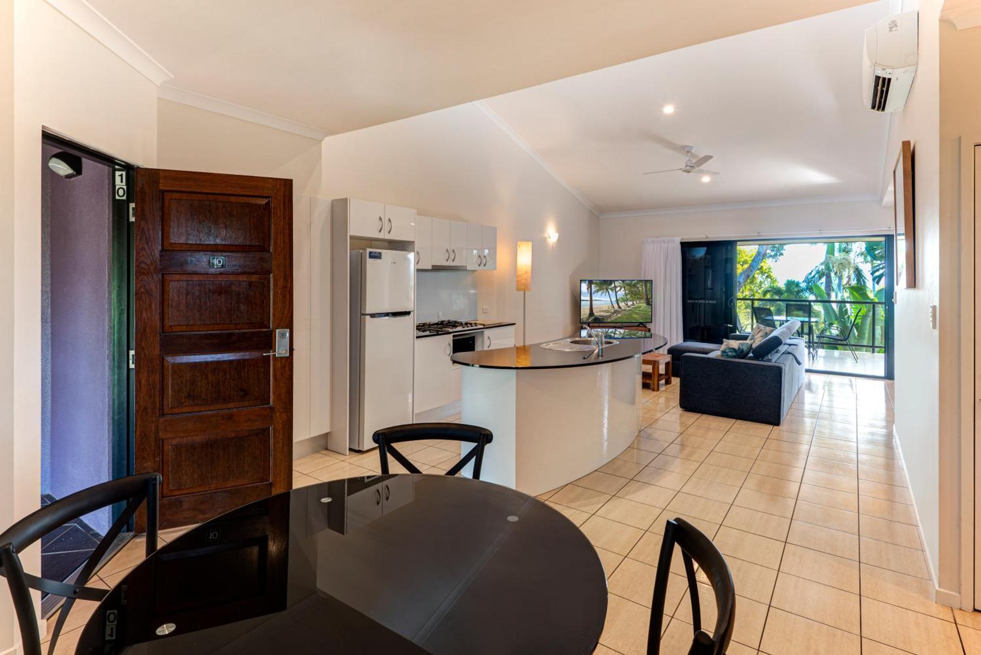 Anchorage Aparthotel Hamilton Island Exteriör bild