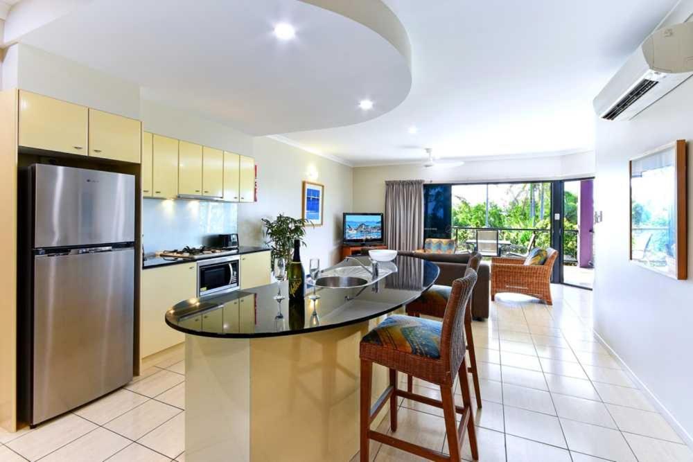 Anchorage Aparthotel Hamilton Island Exteriör bild
